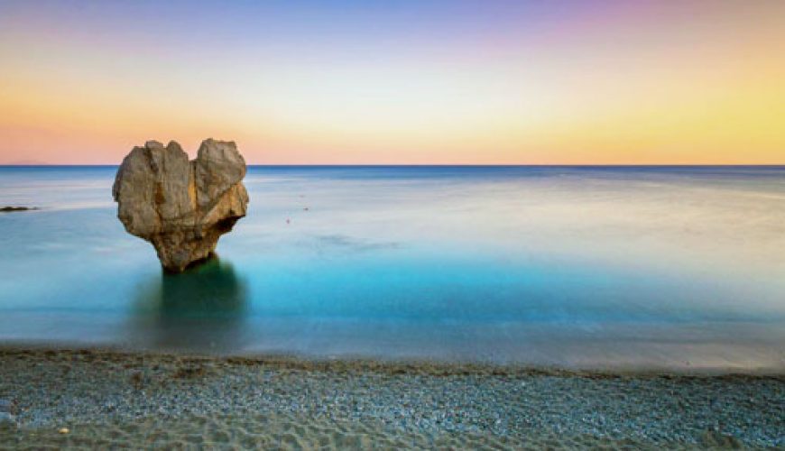 Η παραλία Πρέβελη και η Οία στους κορυφαίους ρομαντικούς προορισμούς της Ευρώπης για το 2021